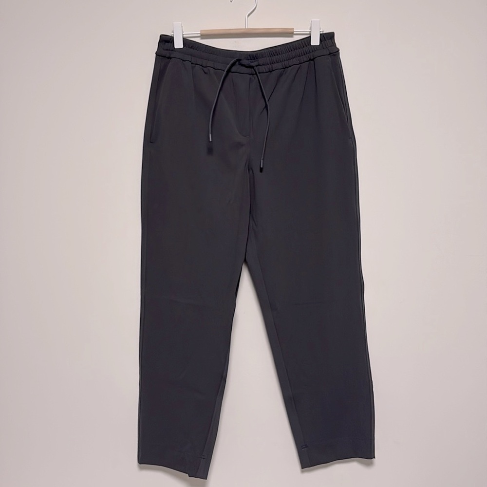Lululemon grey luxtreme tapered leg 7/8 mid rise pant sz s small tried on only
